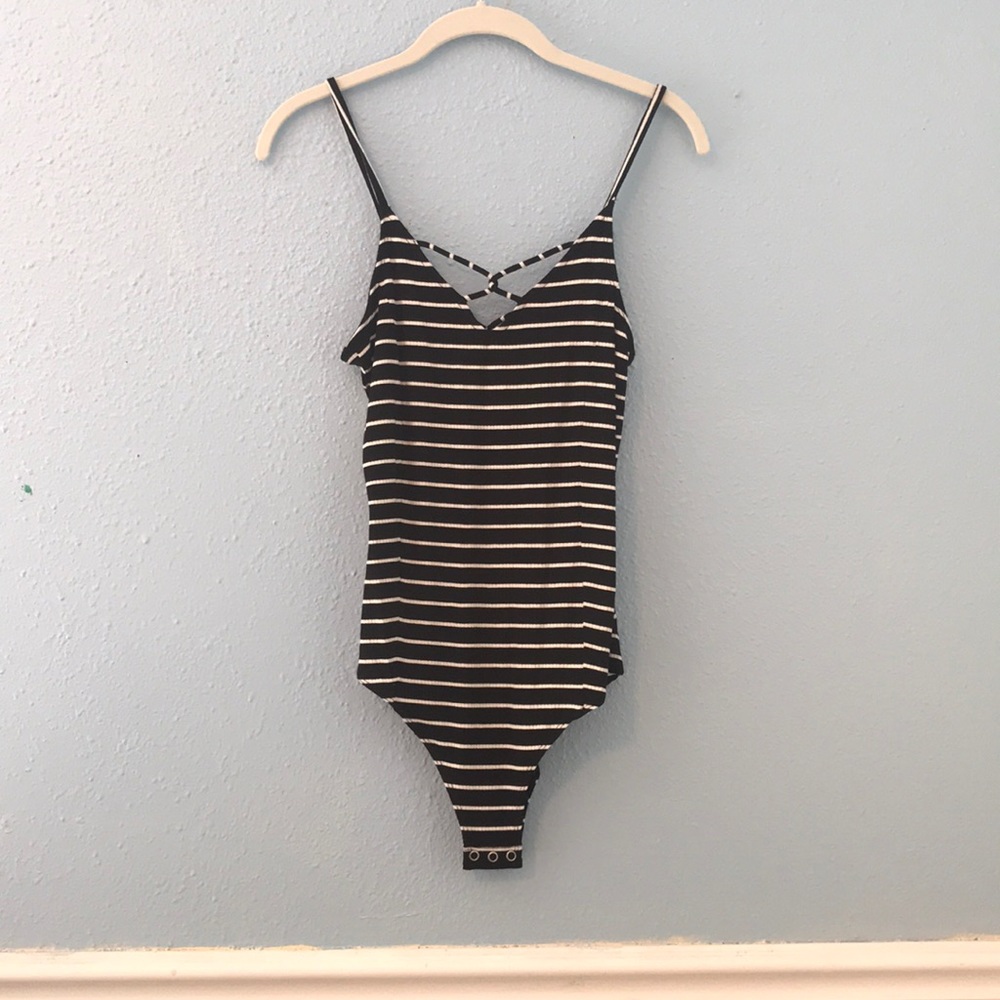 🆕Never Worn AE Essentials Bodysuit🆕